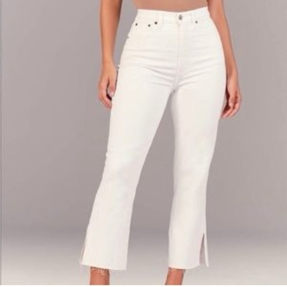 NWT Abercrombie & Fitch Ultra High Rise Kick Flare Jean